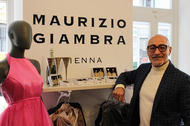 Maurizio Giambra in seinem Salon in der Langen Gasse. | Foto: Martin Jelicic