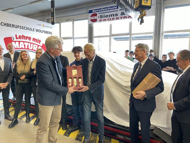 Peter Glanzer wurde für seine langjährige Tätigkeit geehrt. | Foto: MeinBezirk.at