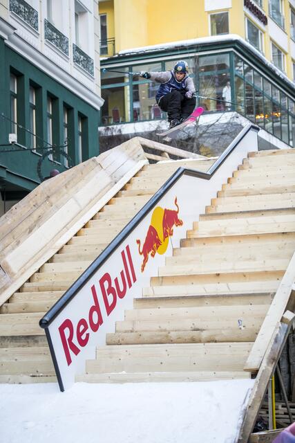 Kim Gubser auf der Rail. | Foto: Alexander Papis/Red Bull Content Pool