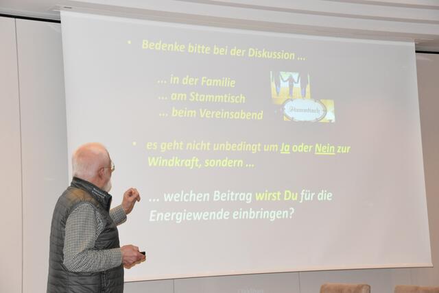 Herbert Jungwirth beim Vortrag in Tamsweg, 6. Februar 2023. | Foto: Peter J. Wieland