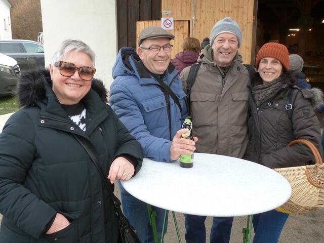 Mit super Stimmung stürzten sich die BesucherInnen auf den Markt der Erde, um zahlreiche regionale Schmankerl zu erwerben!