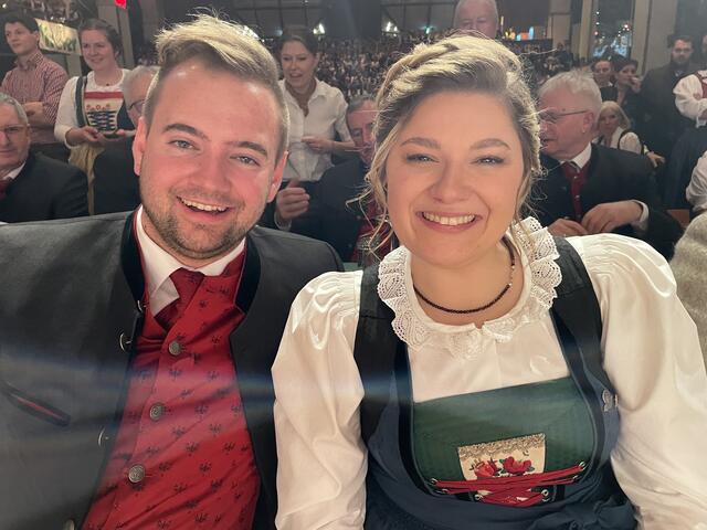 Landesleitung der Tiroler Jungbauern Dominik Traxl und Bettina Hechenberger. 
