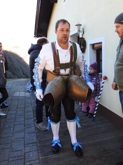 Ein spürbarer Gänsehaut Moment - das erste "Probe erklingen" der 30kg Schallen. 