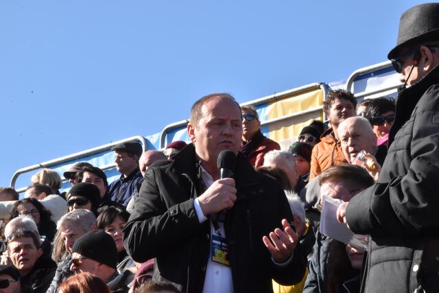 LHStv Josef Geisler spricht über die Wichtigkeit des Tiroler Brauchtums.  | Foto: Kendlbacher