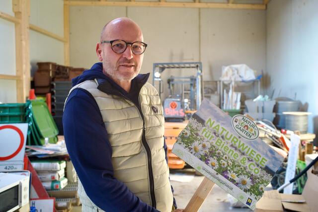 Harald Ponweiser im neuen Bauhof. Noch muss aufgeräumt werden.