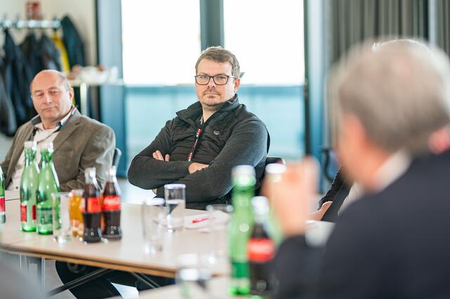 Bernhard Lappi sieht es als wichtig an, dass Kinder mit Hilfe von Holz einen stärkeren Bezug zur Natur aufbauen.  | Foto: Brand Images