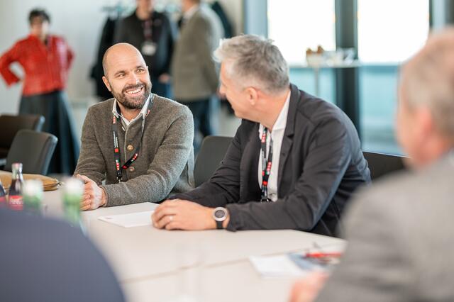 Manfred Schranger aus Stainz bemerkt eine gewisse Rückkehr zum Holz und lobt dabei die Möglichkeit Gebäuden neues Leben einzuhauchen. | Foto: Brand Images