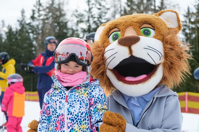 Beim Familienfest am Monte Popolo sorgte Maskottchen Monti für zufriedene Kinder. | Foto: TVB Eben/O'mans