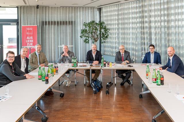 Die südweststeirischen Größen der Holzindustrie trafen sich in Graz zum Branchentalk. | Foto: Brand Images
