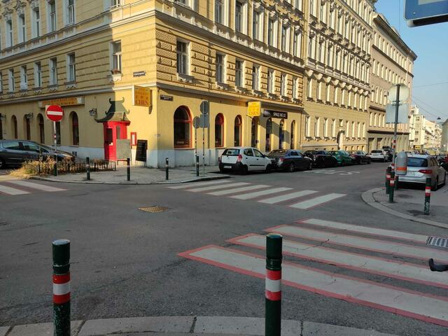 Während man innerhalb des Parks gut radfahren kann, führen die Wege außerhalb größtenteils ins Nichts.  | Foto: Patricia Kornfeld
