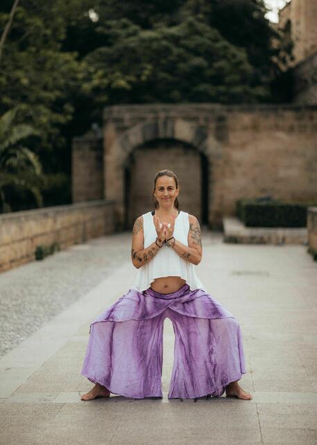Yogalehrerin und Studio-Betreiberin Nicki Vellick wünscht sich "das Wohl aller Wesen" und dass die Geburt als etwas Positives gesehen wird. | Foto: migaandmike.com