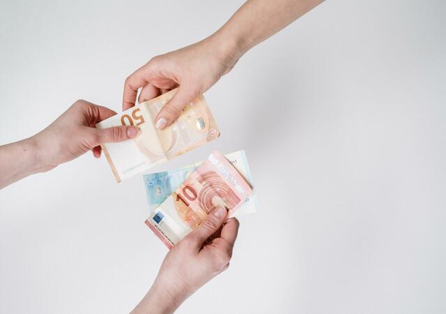 Geld und seine Rolle in unserer Gesellschaft ist das zentrale Thema der neuen Ausstellung in der Galerie Wohlmut. | Foto: cottonbro studio/Pexels