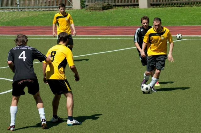 Ob man mit oder ohne Schienbeinschützer spielt, kann jeder für sich selbst entscheiden. | Foto: HFL Graz
