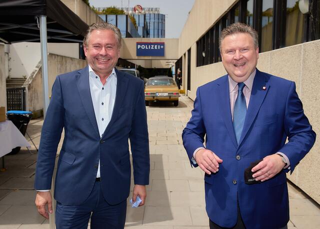 Alexander Wrabetz (l.) ist der Gast von Bürgermeister Michael Ludwig (SPÖ) beim Wiener Opernball 2023. | Foto: Starpix / picturedesk.com