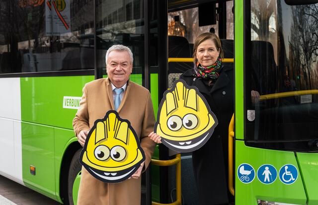 Präsentierten die RegioBus-Neuerungen in der Grazer Innenstadt: Landeshauptmann-Stellvertreter Anton Lang und Vize-Bürgermeisterin Judith Schwentner. | Foto: Land Steiermark/Resch