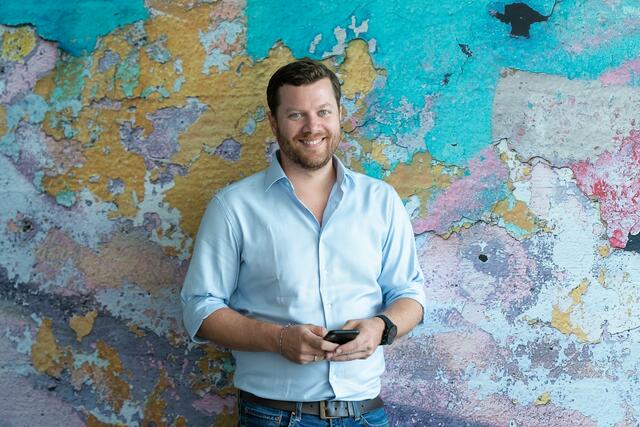 Matthias Jax, Projektleiter von "Saferinternet.at" beleuchtete noch einmal auf was Schüler im Internet achten sollten. | Foto: Franziska Liehl Photography