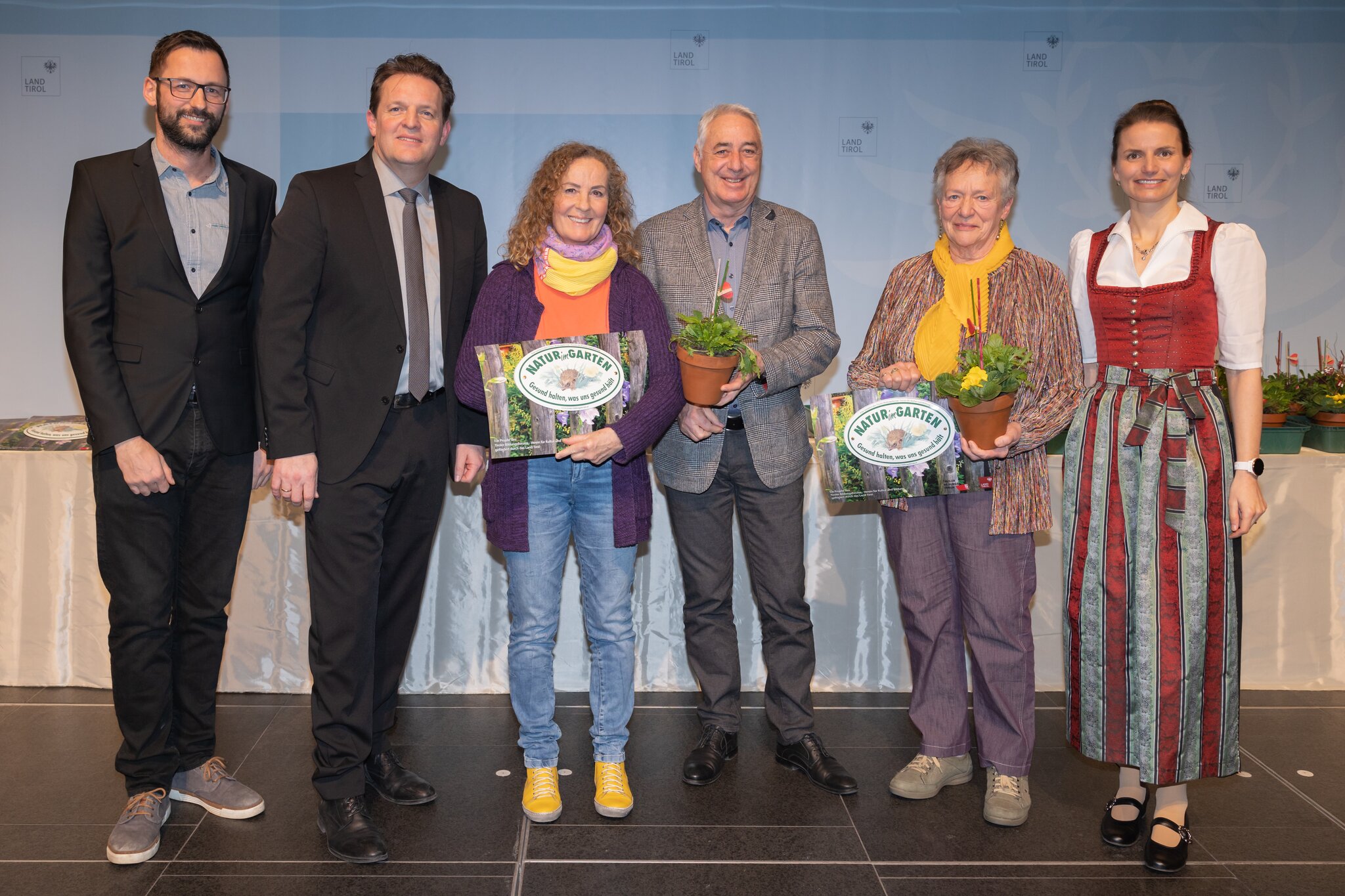 Natur im Garten Fünf weitere HobbyGärtnerInnen mit Plakette