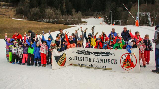 40 ambitionierte kleine Rennläuder:innen nahmen an der Landecker Stadtkindermeisterschaft 2023 in der Zammer Riefe teil. | Foto: Schiklub Landeck