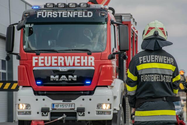 Die Feuerwehr Fürstenfeld wurde kurz vor 11 Uhr zu einer Tierrettung mit dem Zusatz „Hund in Eis eingebrochen" alarmiert. | Foto: FF Fürstenfeld