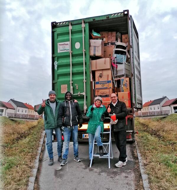 Geschafft! Günter Kaltenbrunner und sein unermüdliches Team an Helfern schickt einen weiteren LKW an Hilfsgütern nach Syrien. | Foto: Kaltenbrunner