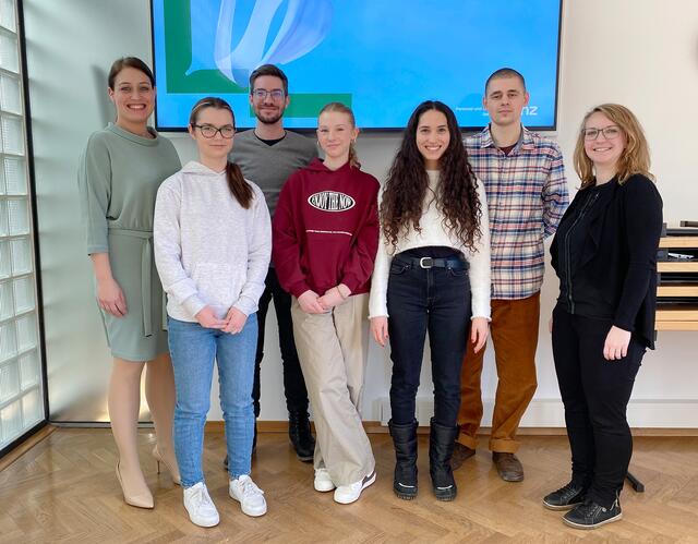 Die Lehrlinge sollen später ihren Kollegen den Klimaschutz im Arbeitsalltag näher bringen. | Foto: Stadt Linz