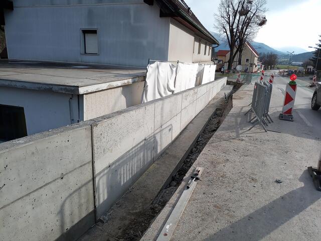 An der Fertigstellung des Radweges entlang der L111 wird fleißig gearbeitet. | Foto: Land Steiermark