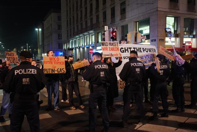 Foto: System Change not Climate Change