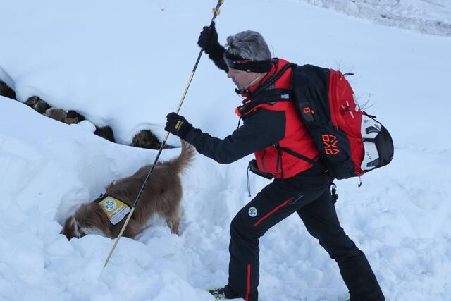 Bei leichtsinnigen Ausfahrten in ungesichertes Gelände bringt man nicht nur sich selbst sonder auch potenzielle Retter in Gefahr. | Foto: Neumayr