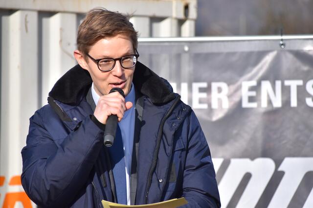 "Das größte Investitionsvorhaben der Unterberger Gruppe bekommt ein Herzstück", erklärte Florian Unterberger (Geschäftsführer Unterberger Immobilien) beim Spatenstich.  | Foto: Barbara Fluckinger