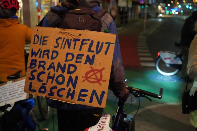 Foto: System Change not Climate Change