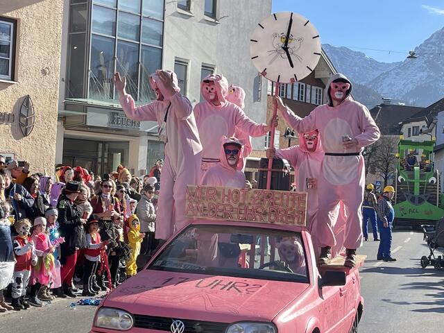 Eine Anspielung auf das frühe Ende: Nach dem Umzug war Schluss in Reutte.  | Foto: Reichel