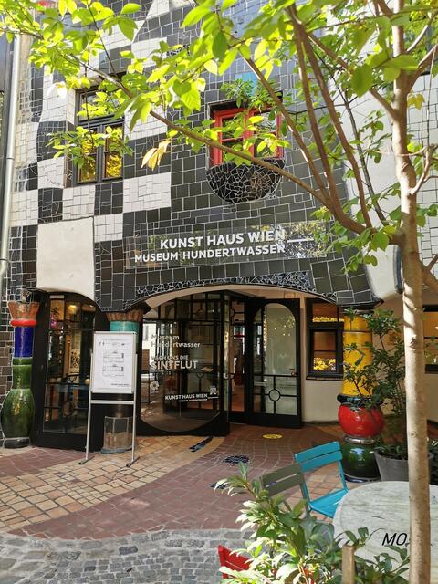 Während der Umbauphase bleibt das Kunst Haus Wien im öffentlichen Raum präsent. | Foto: Marie Ott