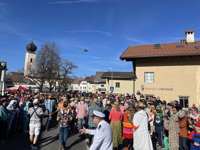 Da war schon richtig viel los, beim Umzug 2023 in Reutte. | Foto: Reichel