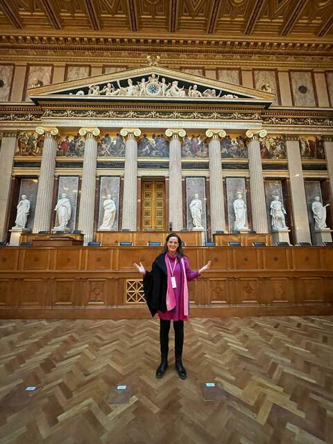 Auch Neos-Klubobfrau Birgit Kleinlercher gefiel die Führung im Parlament.  | Foto: Neos Josefstadt