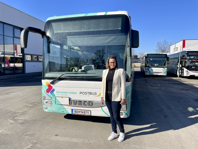 Beate Sommer sorgt dafür, dass die Bus-Zug-Verbindungen möglichst reibungslos und schnell vonstatten gehen können.
 | Foto: Regionalmedien