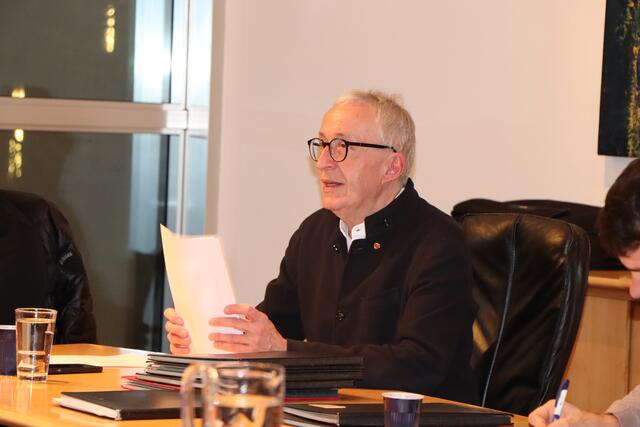 Bürgermeister Herbert Mayer legte seinen Bericht vor. | Foto: Othmar Kolp
