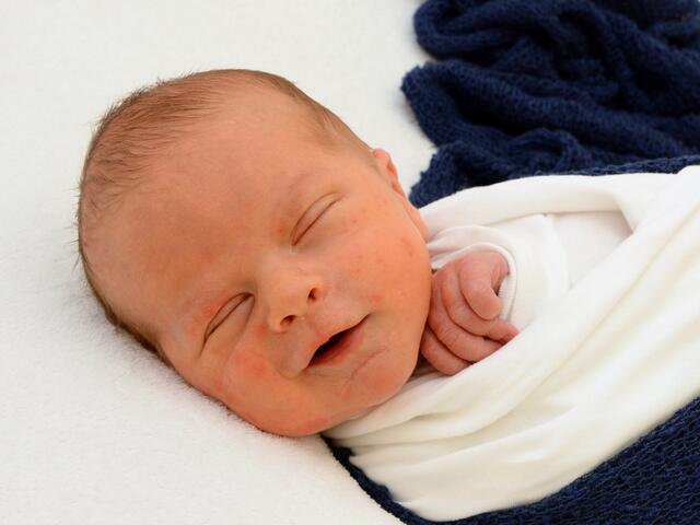Matthias
Eltern: Kerstin Toferer &amp; Robert Hubmann, Knittelfeld. Geb.-Dat.: 3. 2., 10:17 Uhr; Gewicht: 2.410 g; Größe: 52 cm. | Foto: BabySmile