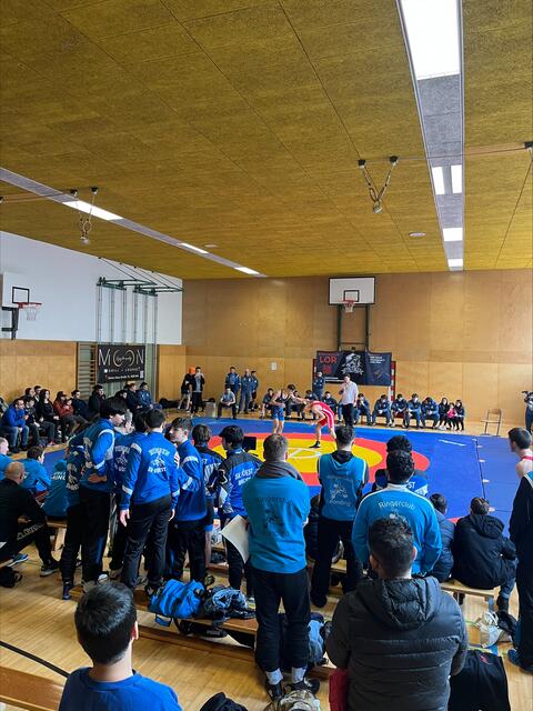 37 Sportler aus sechs Vereinen starteten bei der OÖ-Landesmeisterschaft im Ringen in Wels. | Foto: Kiyan Golkar