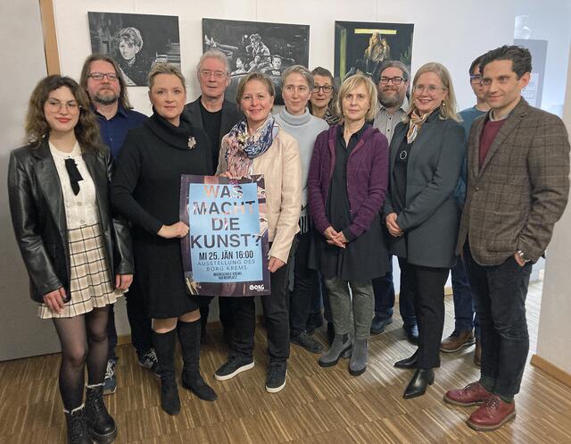 Eda Korkmaz, Mag. Gerald Naderer, StR Mag. Susanne Rosenkranz, Dr. Hubert Pöll, BORG-Direktorin Mag. Barbara Faltl, Mag. Antonia Hinterreitner, Elke Prochazka, Doris Denk, Mag. Klaus Bergmaier (Elternverein Musikschule), Mag. Elisabeth Kreuzhuber, Sebastian Aigner, Mag. Florian Nährer | Foto: Stadt Krems