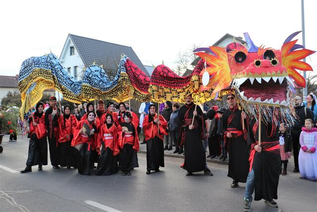 Ein Kalsdorfer Familien- und Freundeskreis zog als glücklicher Drache alle Blicke auf sich. | Foto: Edith Ertl