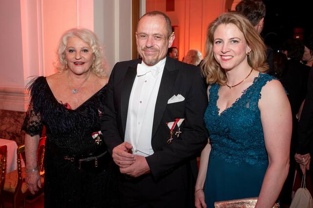 Marika Lichter, Gery Keszler, Beate Meinl-Resinger. | Foto: Markus Spitzauer