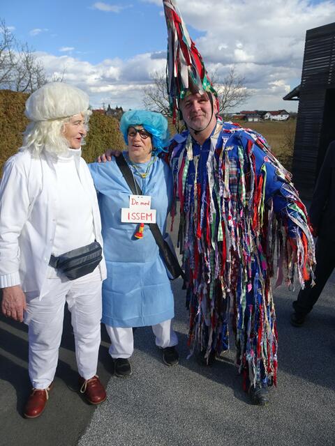 Jennersdorfer Maschkerer mit dem "Klinserler" Manfred Forjan