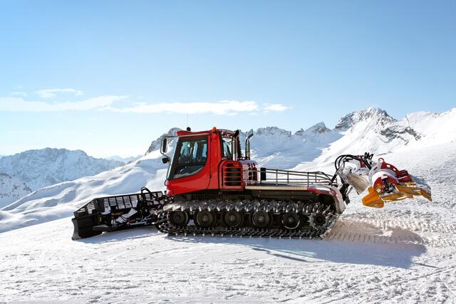 Die Magnetspule, welche die Ventile für die Hydraulik schaltet, fing vermutlich durch einen Kurzschluss Feuer. | Foto: stock.adobe.com/Symbolfoto