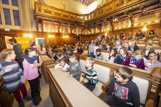 Das Kinderparlament gibt Grazer Kindern ein Mitspracherecht und lässt sie demokratische Prozesse erleben. | Foto: Stadt Graz/Fischer