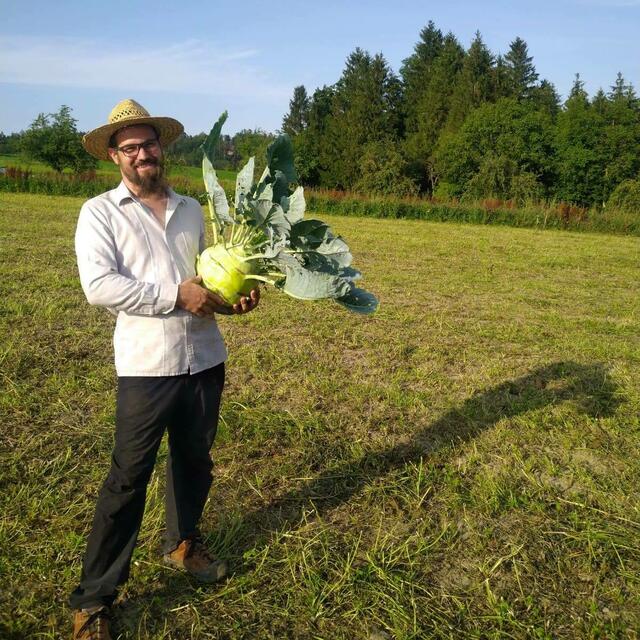 Christian Kellmair, Gärtnereifacharbeiter und Imker, startete 2020 gemeinsam mit Gudrun Zecha die Solawi "Futter Natur" in Wallern an der Trattnach. | Foto: futter:natur
