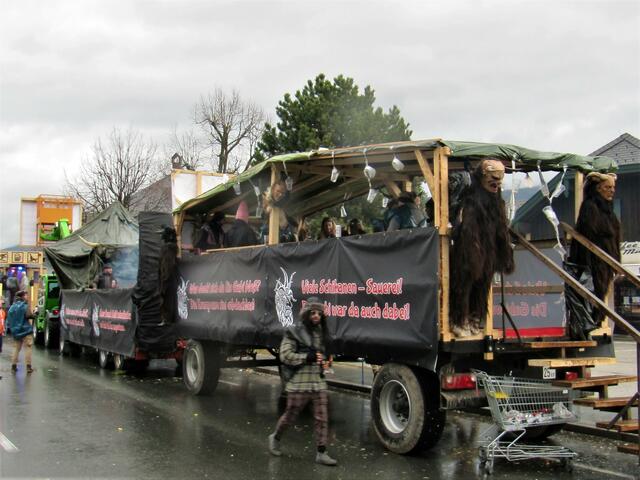 Faschingszug 2023 von Niederalm zum Dorfplatz Anif 