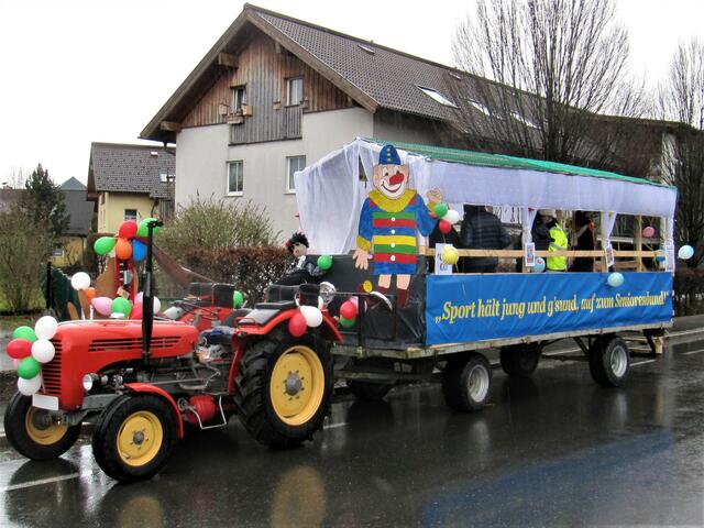 Faschingszug 2023 von Niederalm zum Dorfplatz Anif 