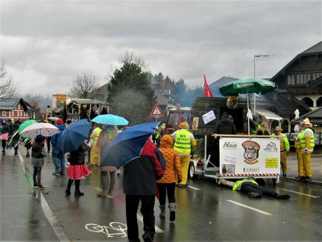 Faschingszug 2023 von Niederalm zum Dorfplatz Anif 