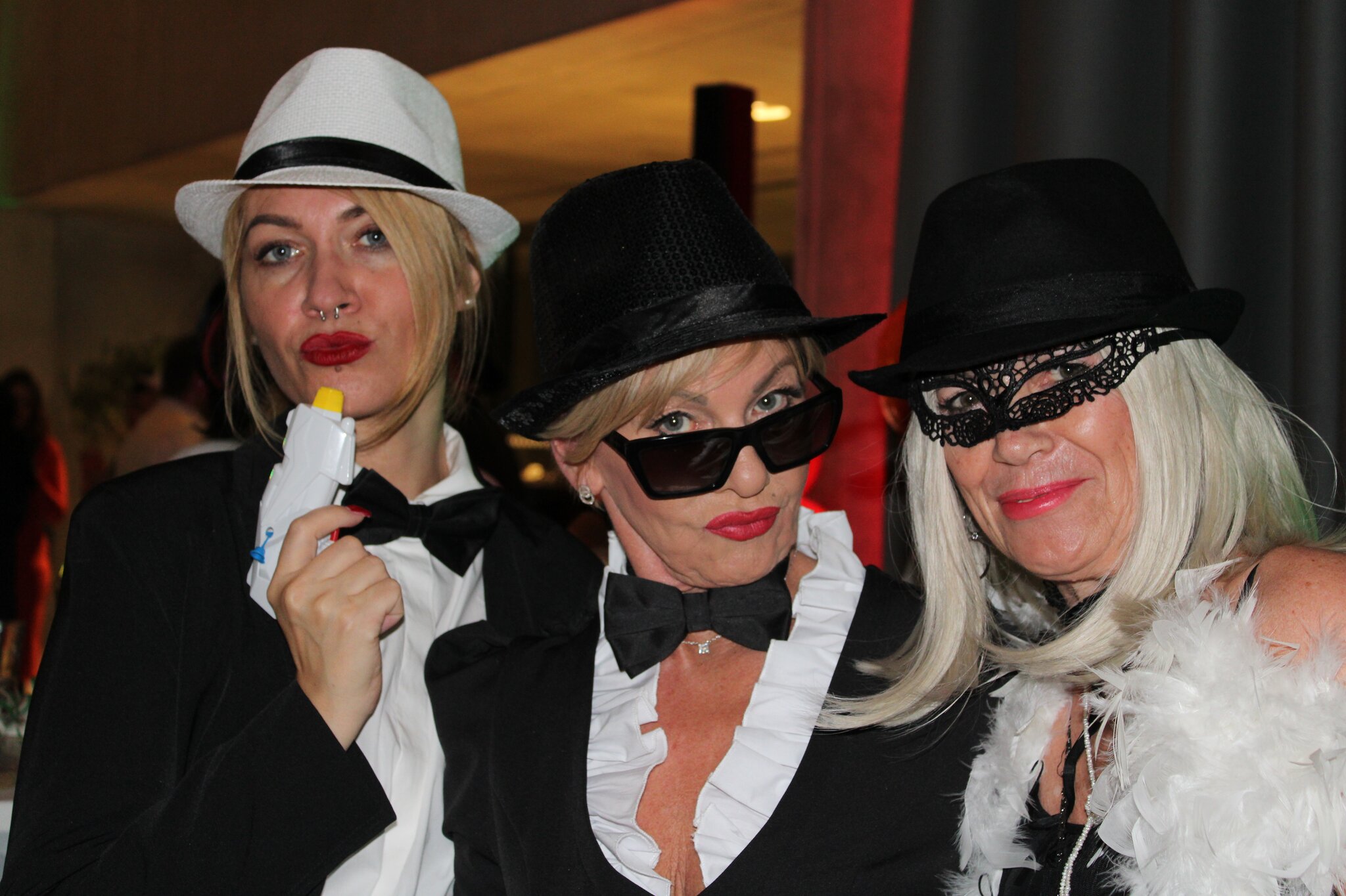 Charityball von "Wir Frauen" "Heisse Nächte in Palermo" in den Kasematten Wiener Neustadt