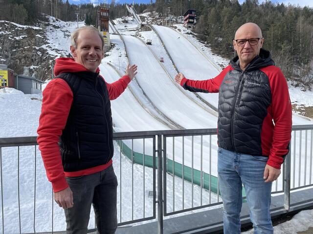 Andreas Sucher (links) und Franz Smoliner sind stolz auf fast 30 Jahre Villacher Alpen Arena. | Foto: MeinBezirk.at